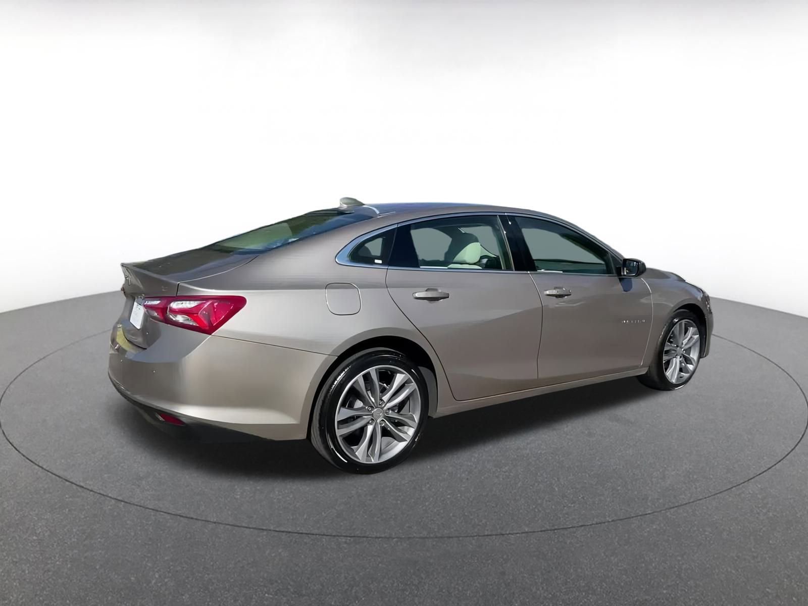 Thumbnail: 2024 Chevrolet Malibu - 15