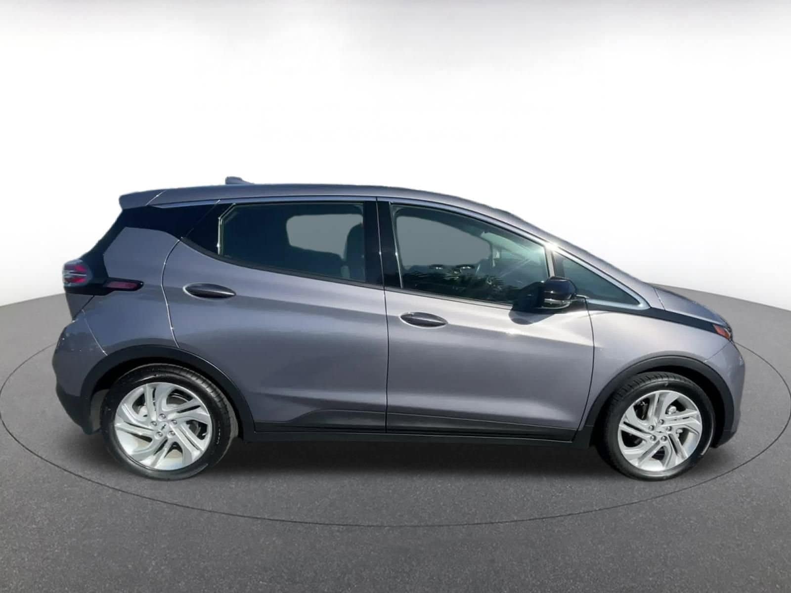 Thumbnail: 2023 Chevrolet Bolt EV - 16