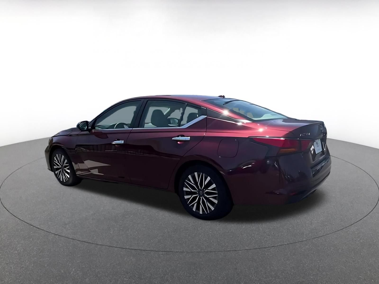 Thumbnail: 2025 Nissan Altima - 10