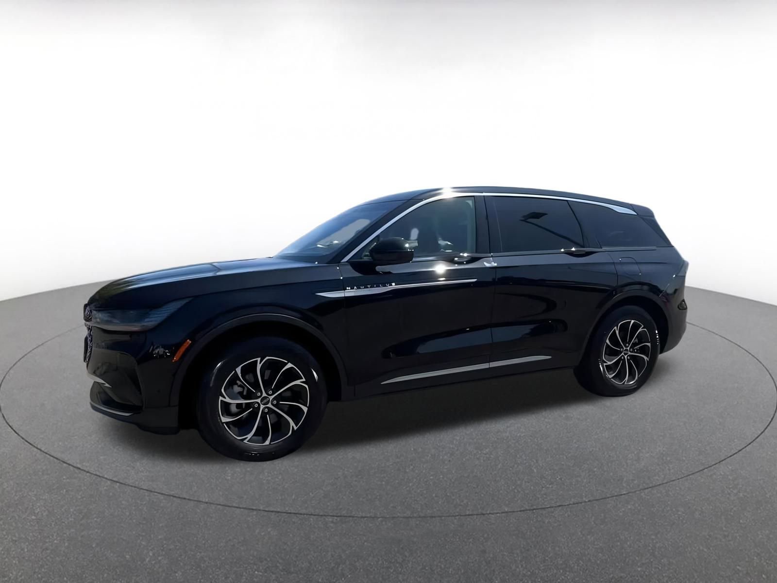 Thumbnail: 2024 Lincoln Nautilus - 9