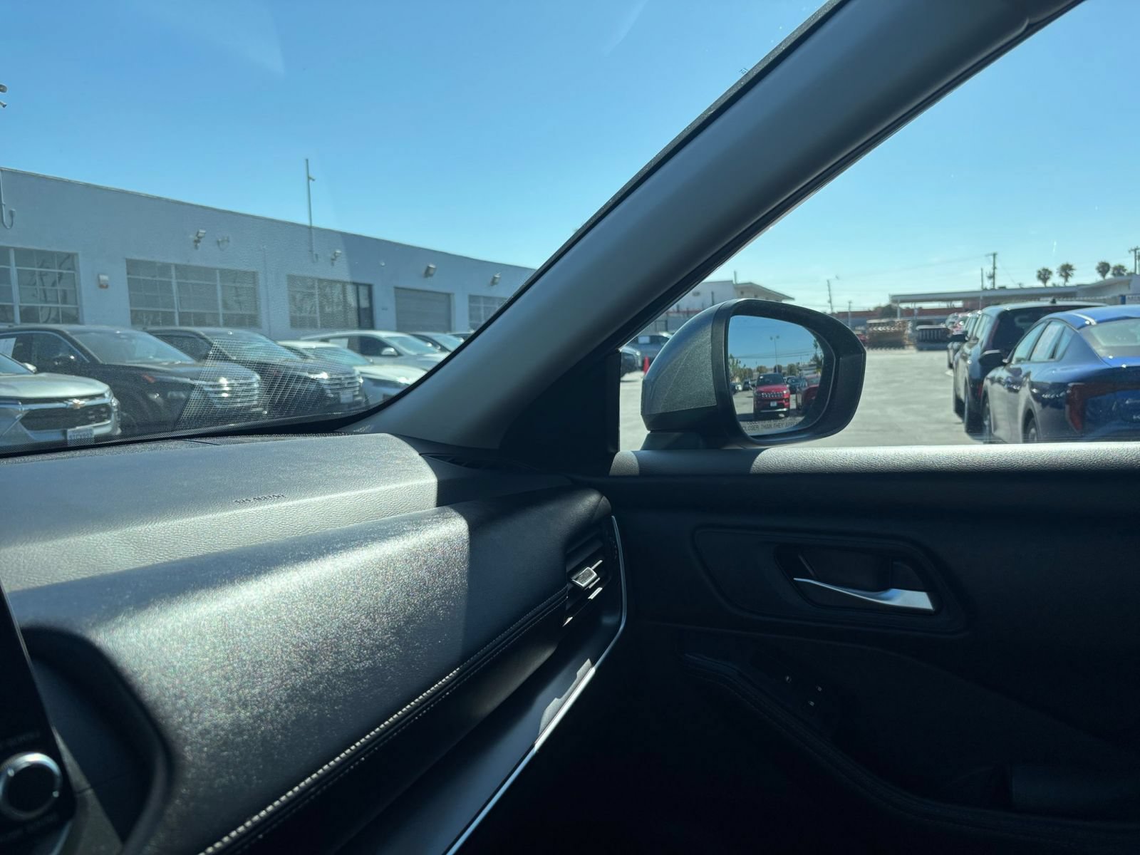 Thumbnail: 2025 Nissan Rogue - 32
