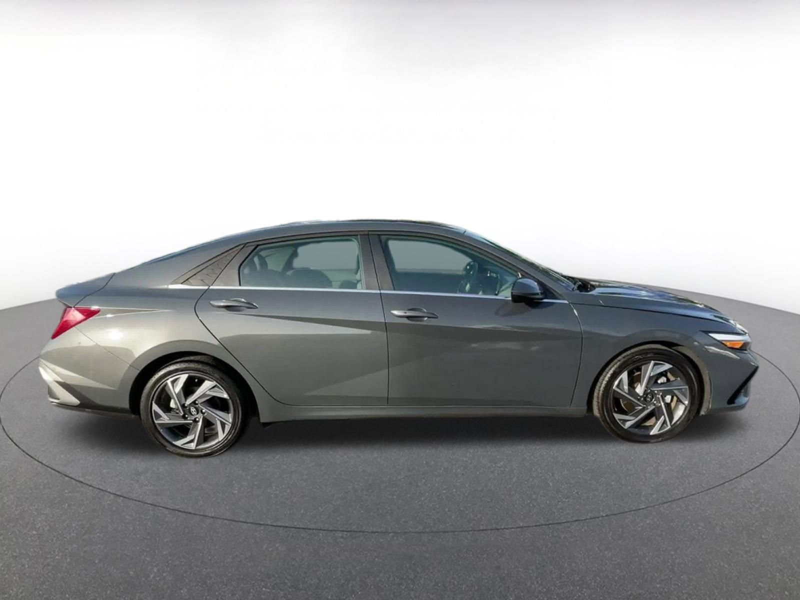 Thumbnail: 2025 Hyundai Elantra - 16