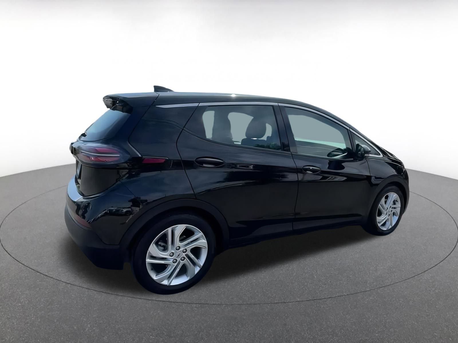 Thumbnail: 2023 Chevrolet Bolt EV - 15