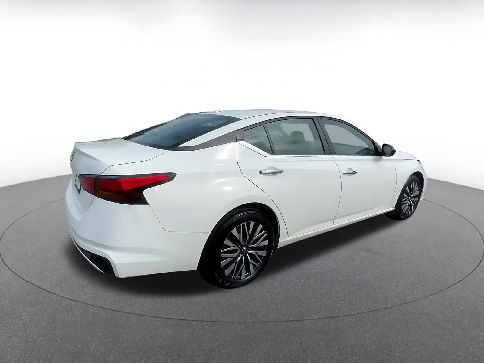 Thumbnail: 2025 Nissan Altima - 15