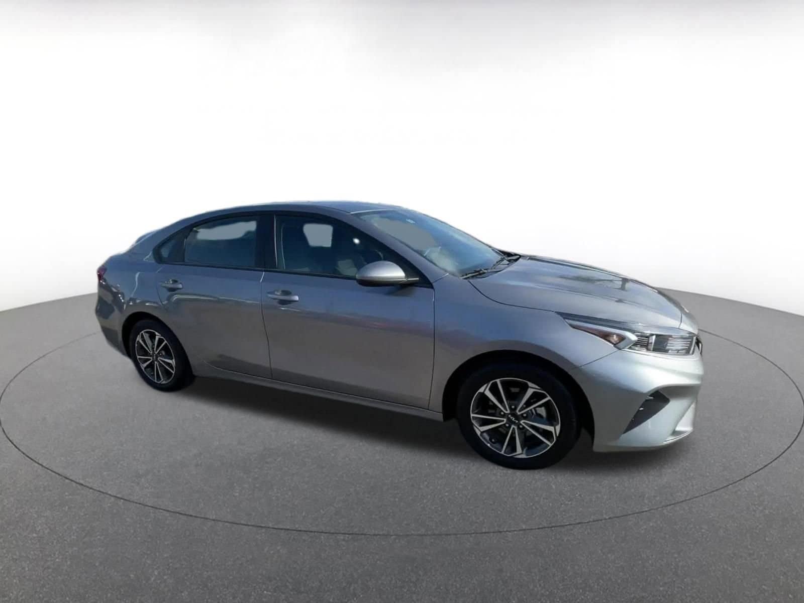 2024 Kia Forte LXS 2