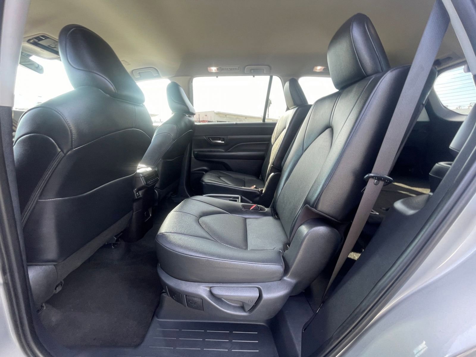 Thumbnail: 2025 Toyota Grand Highlander - 25