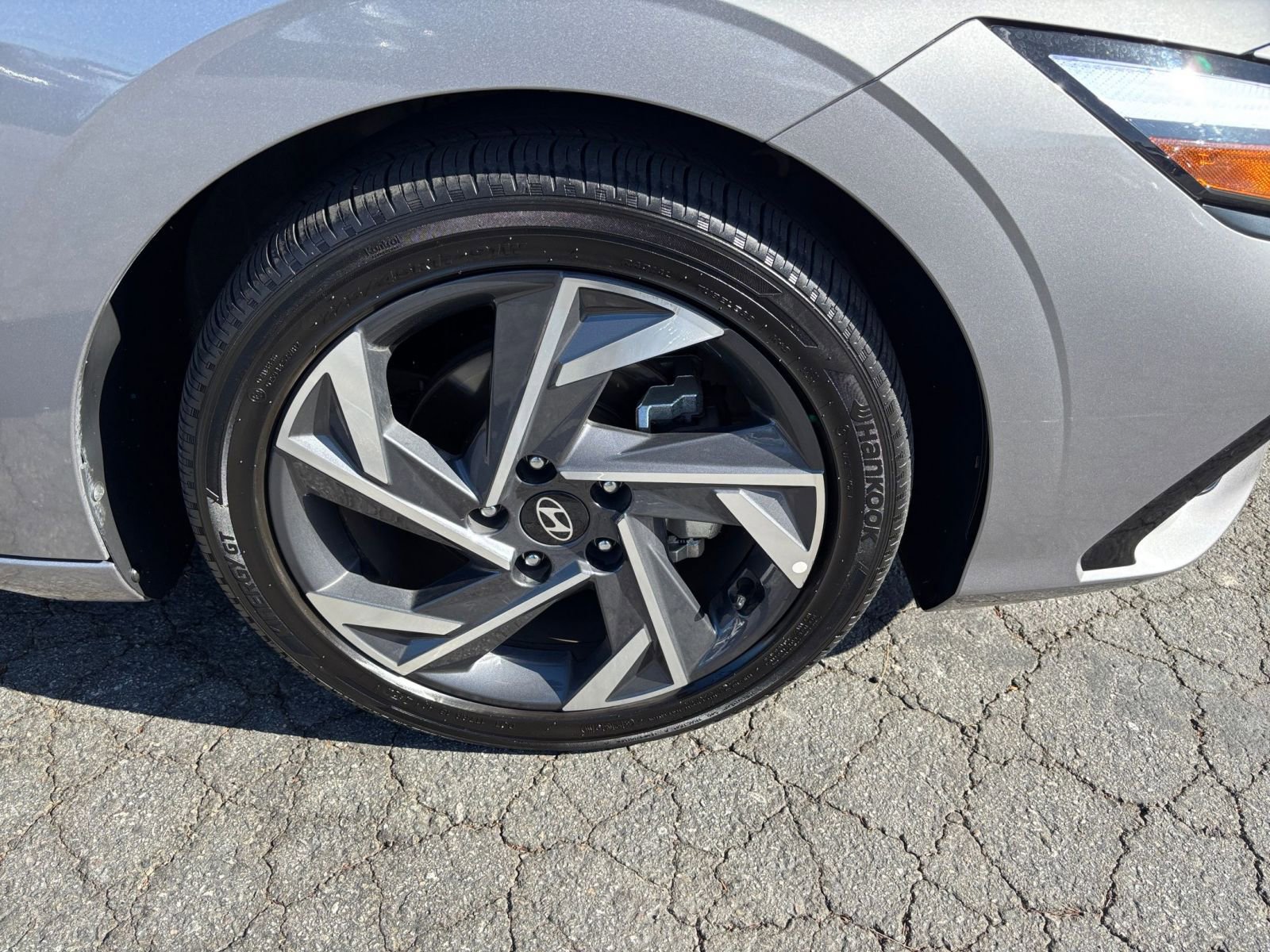 Thumbnail: 2025 Hyundai Elantra - 33