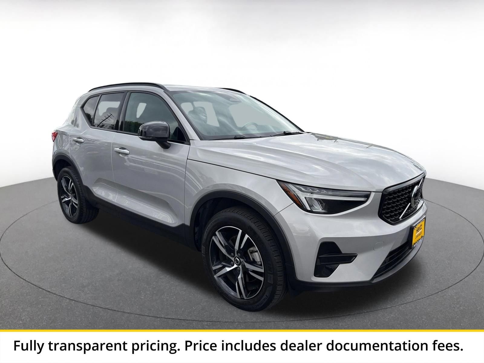Thumbnail: 2024 Volvo XC40 - 1