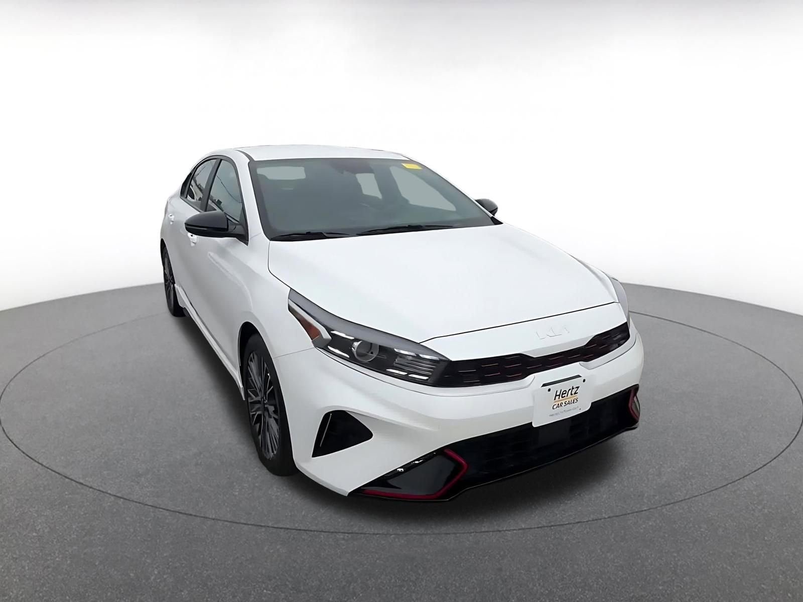 Thumbnail: 2023 Kia Forte - 3