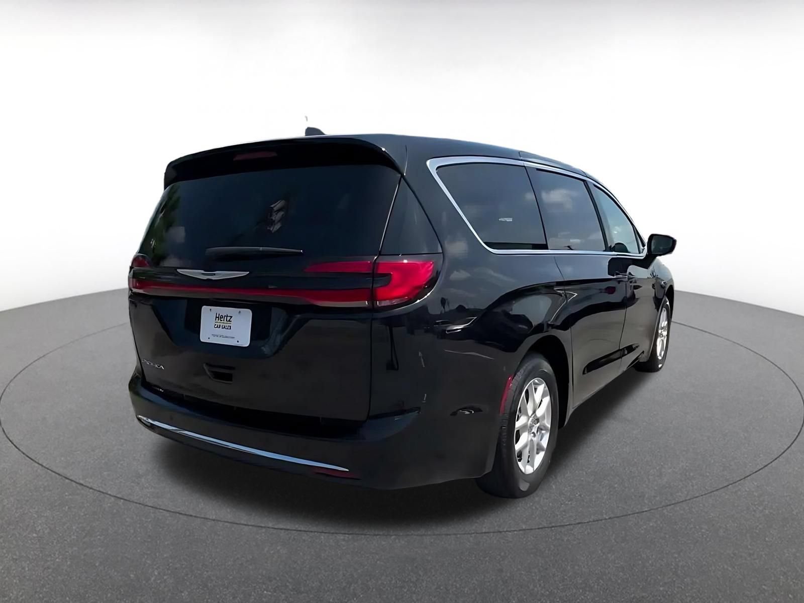 Thumbnail: 2024 Chrysler Pacifica - 15