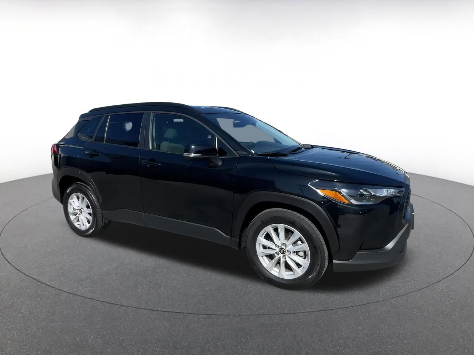 Thumbnail: 2025 Toyota Corolla Cross - 2