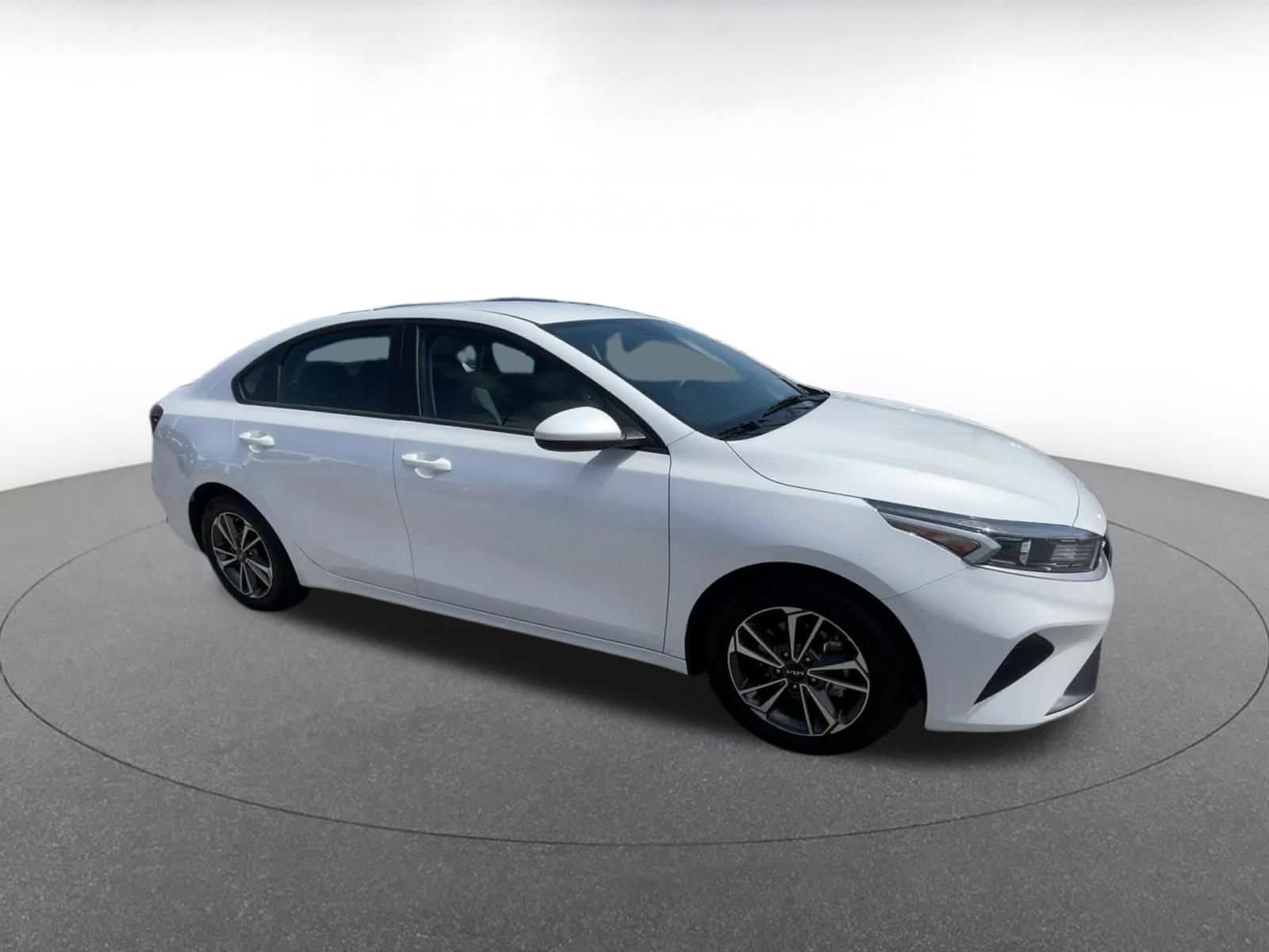 2024 Kia Forte LXS 2