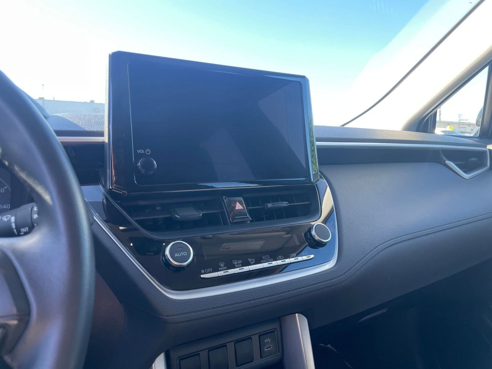 Thumbnail: 2025 Toyota Corolla Cross - 18