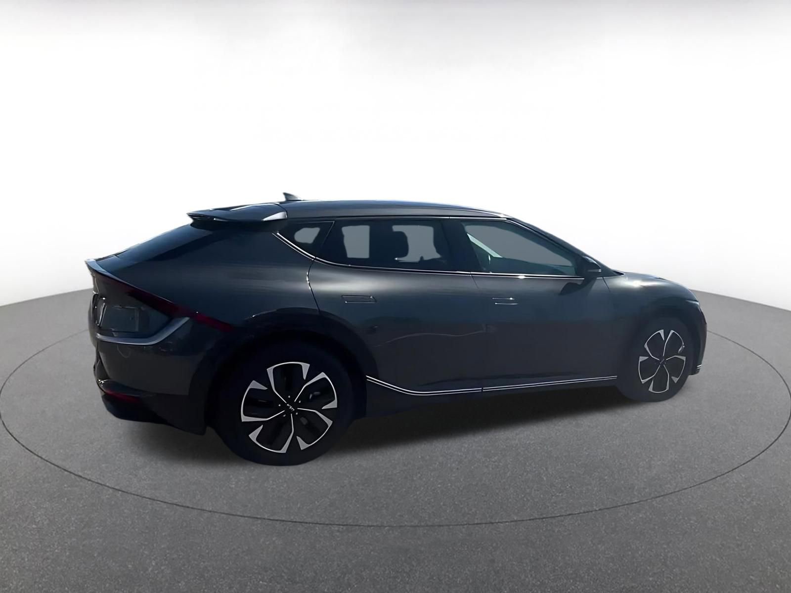 Thumbnail: 2023 Kia EV6 - 12