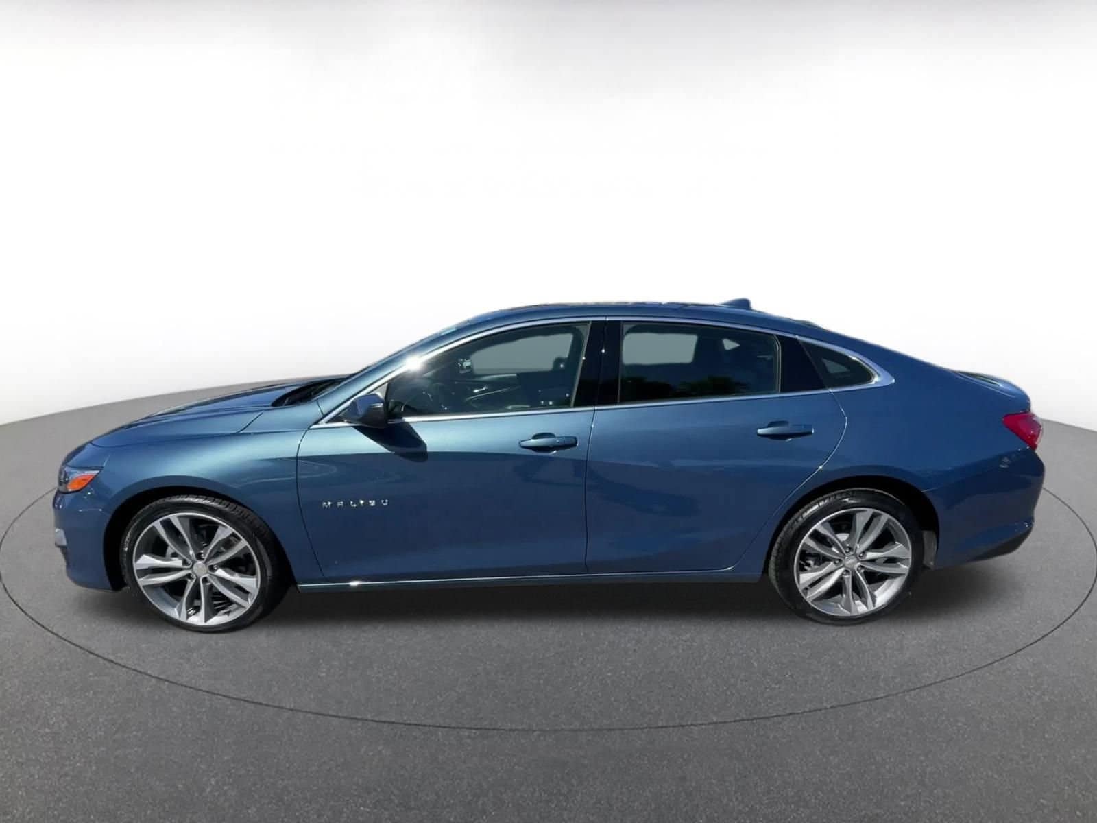 Thumbnail: 2024 Chevrolet Malibu - 9