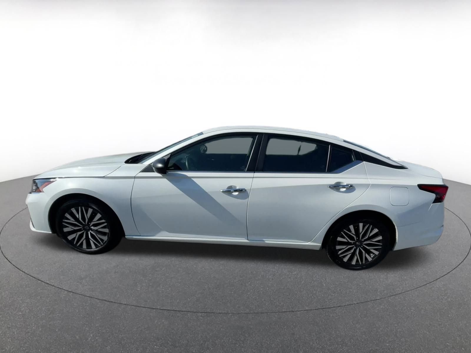 Thumbnail: 2024 Nissan Altima - 9