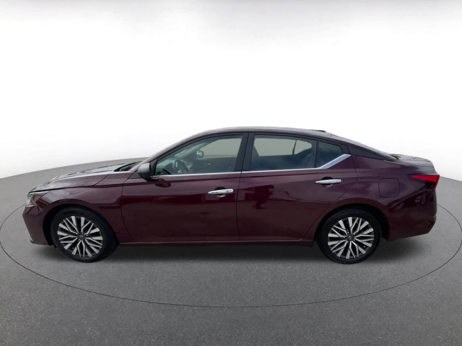 Thumbnail: 2024 Nissan Altima - 9