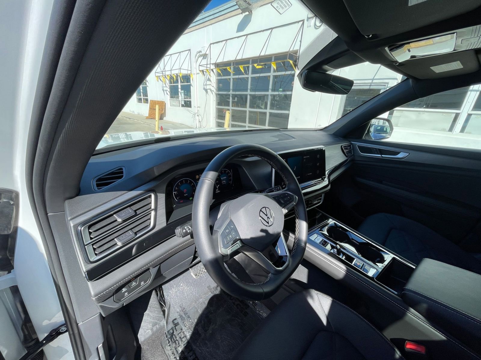 Thumbnail: 2025 Volkswagen Atlas - 34