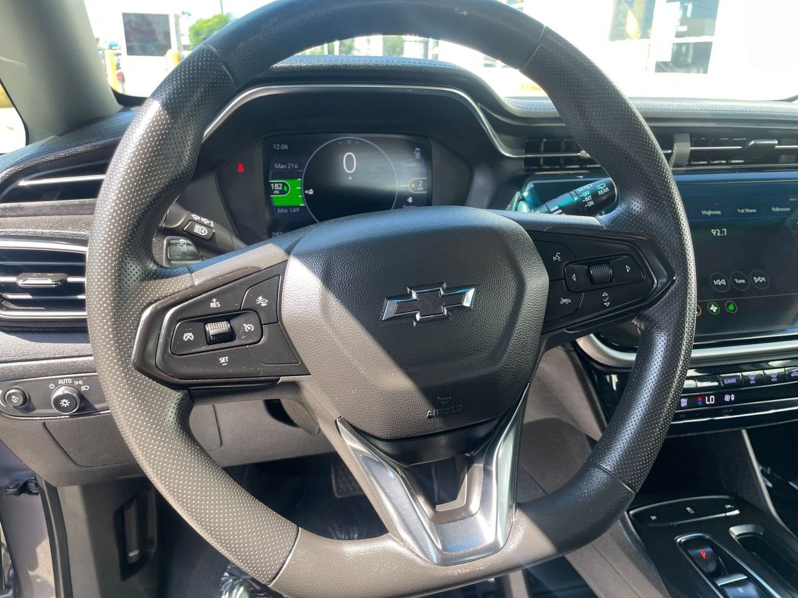 Thumbnail: 2023 Chevrolet Bolt EV - 32