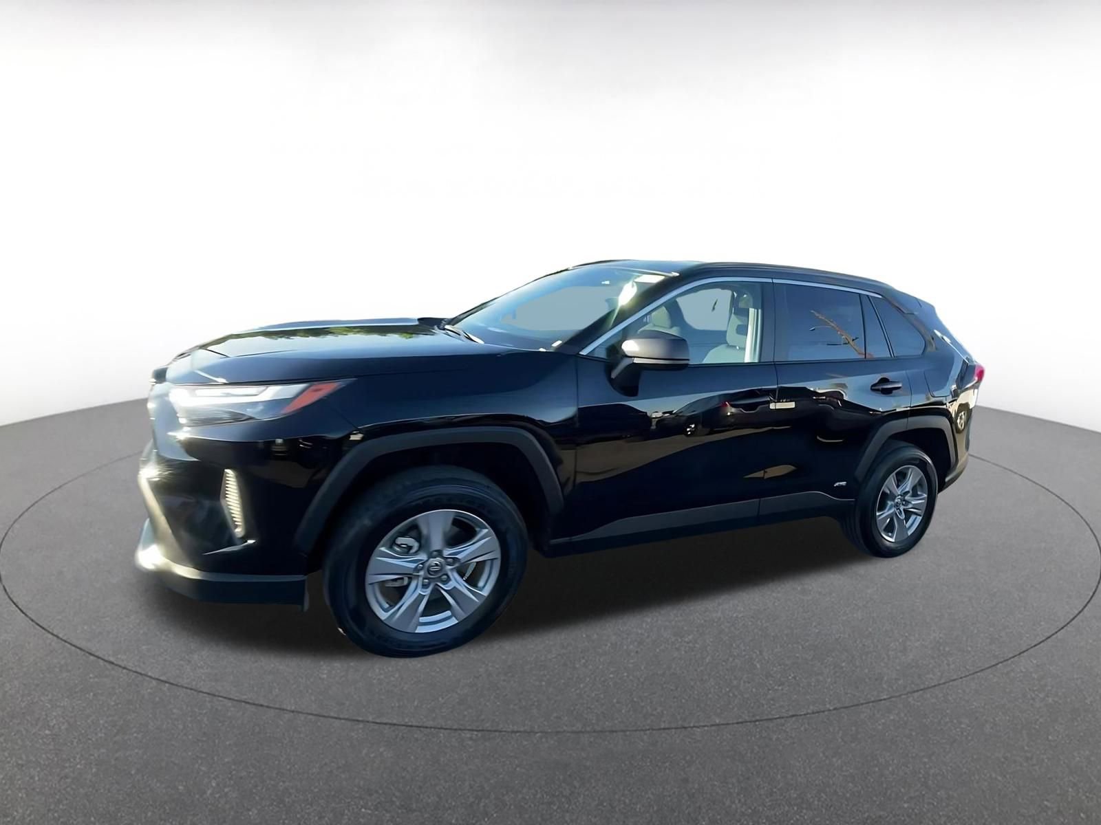 Thumbnail: 2025 Toyota RAV4 - 8