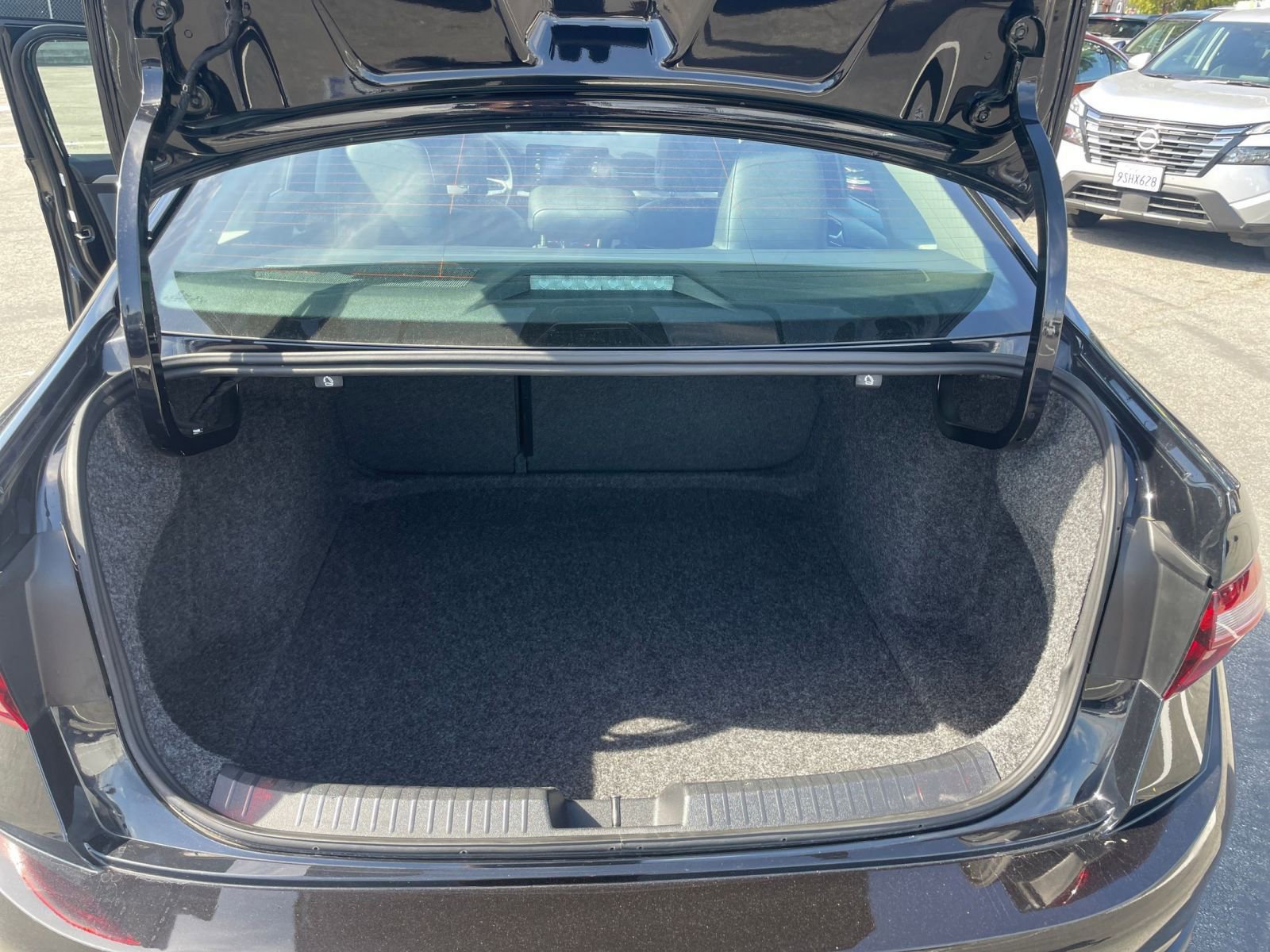 Thumbnail: 2025 Volkswagen Jetta - 32