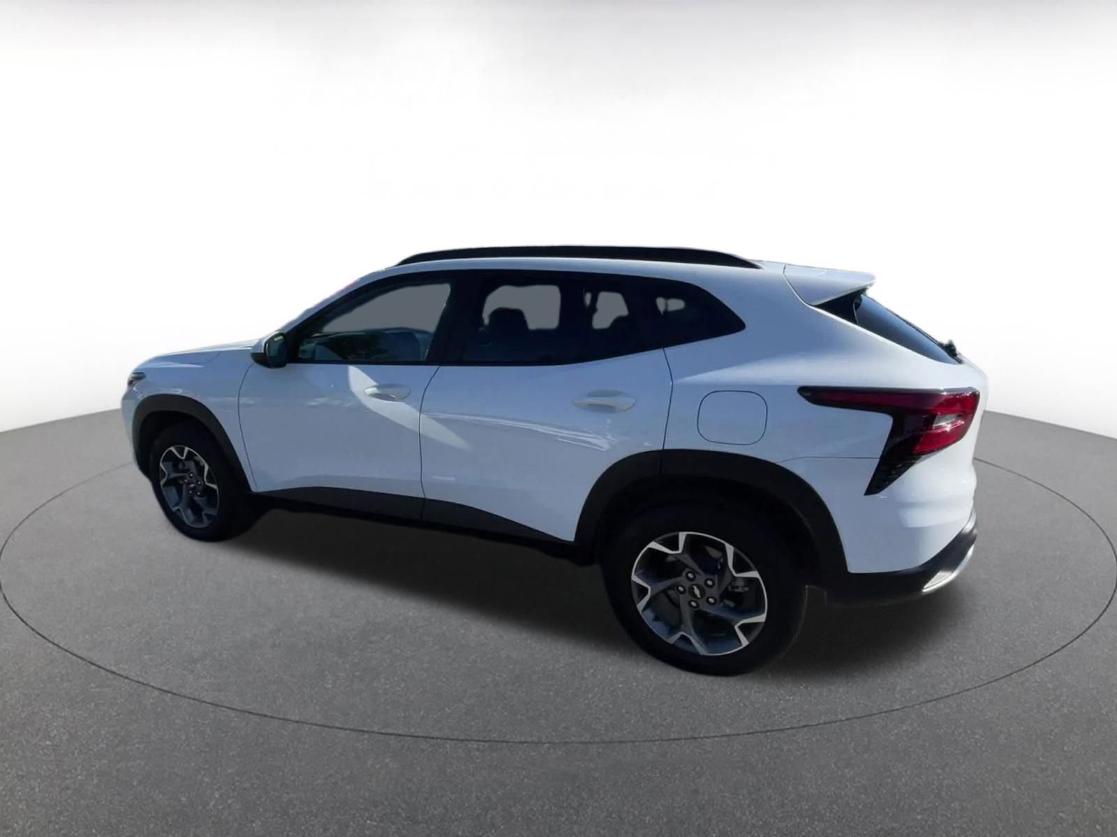 Thumbnail: 2025 Chevrolet Trax - 10