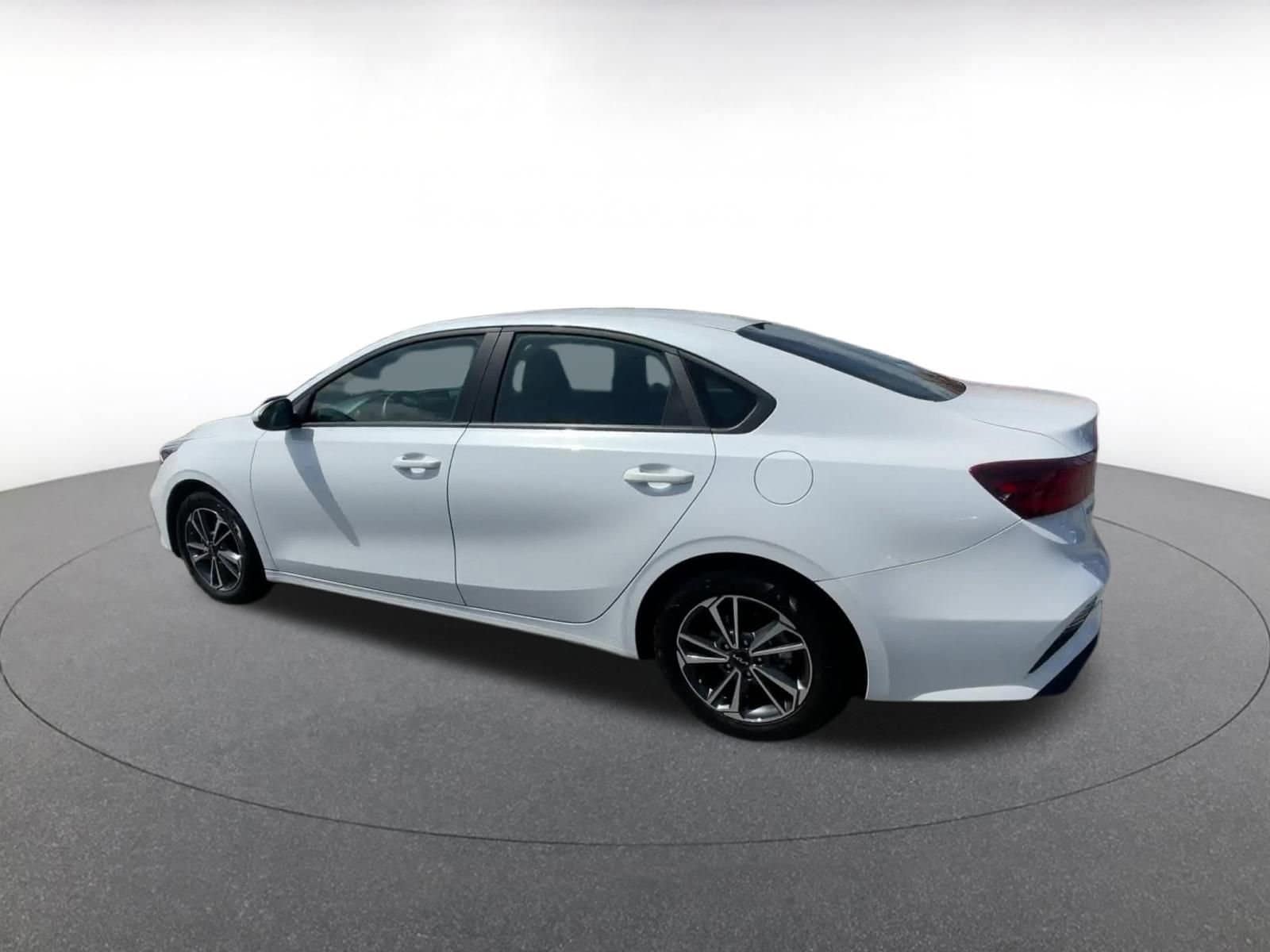 2024 Kia Forte LXS 10