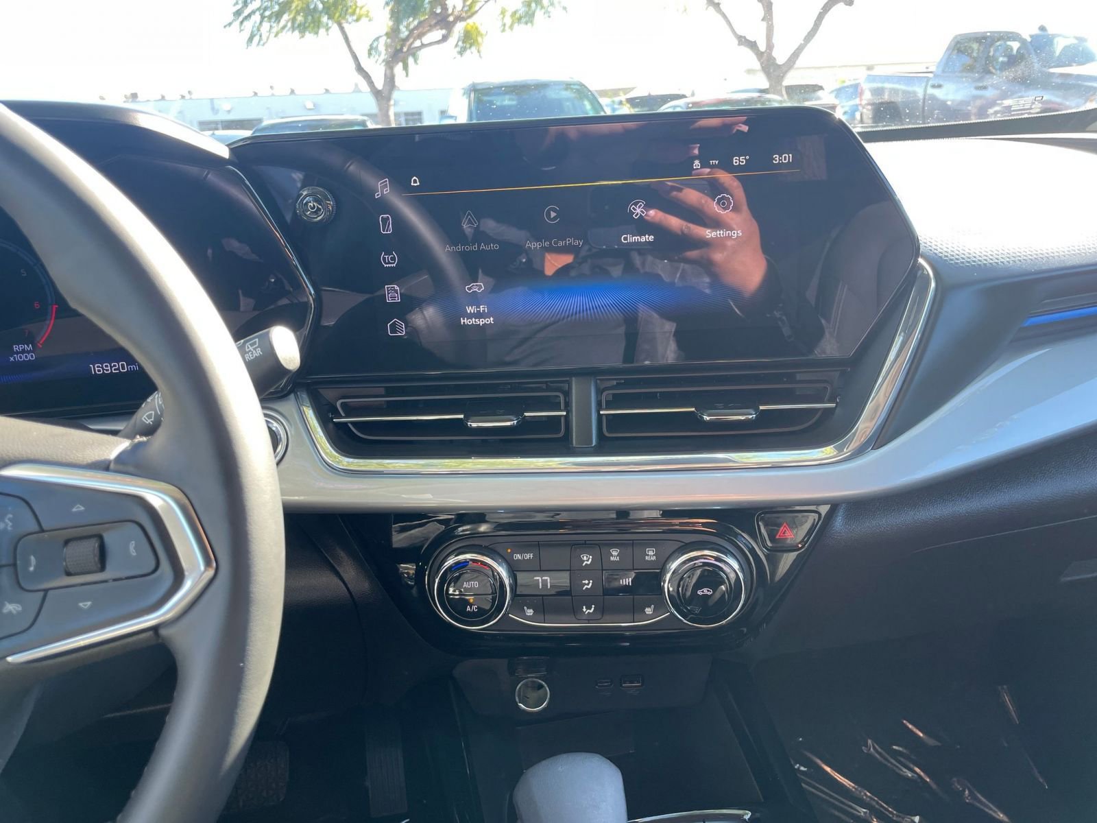 Thumbnail: 2025 Chevrolet Trax - 17