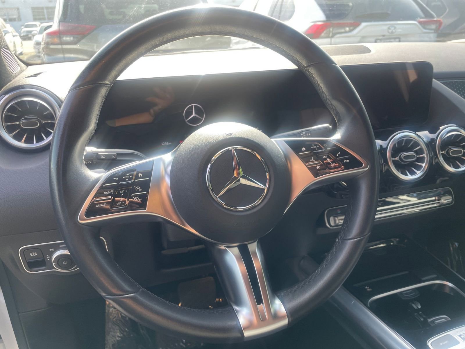 Thumbnail: 2025 Mercedes-Benz GLA - 28