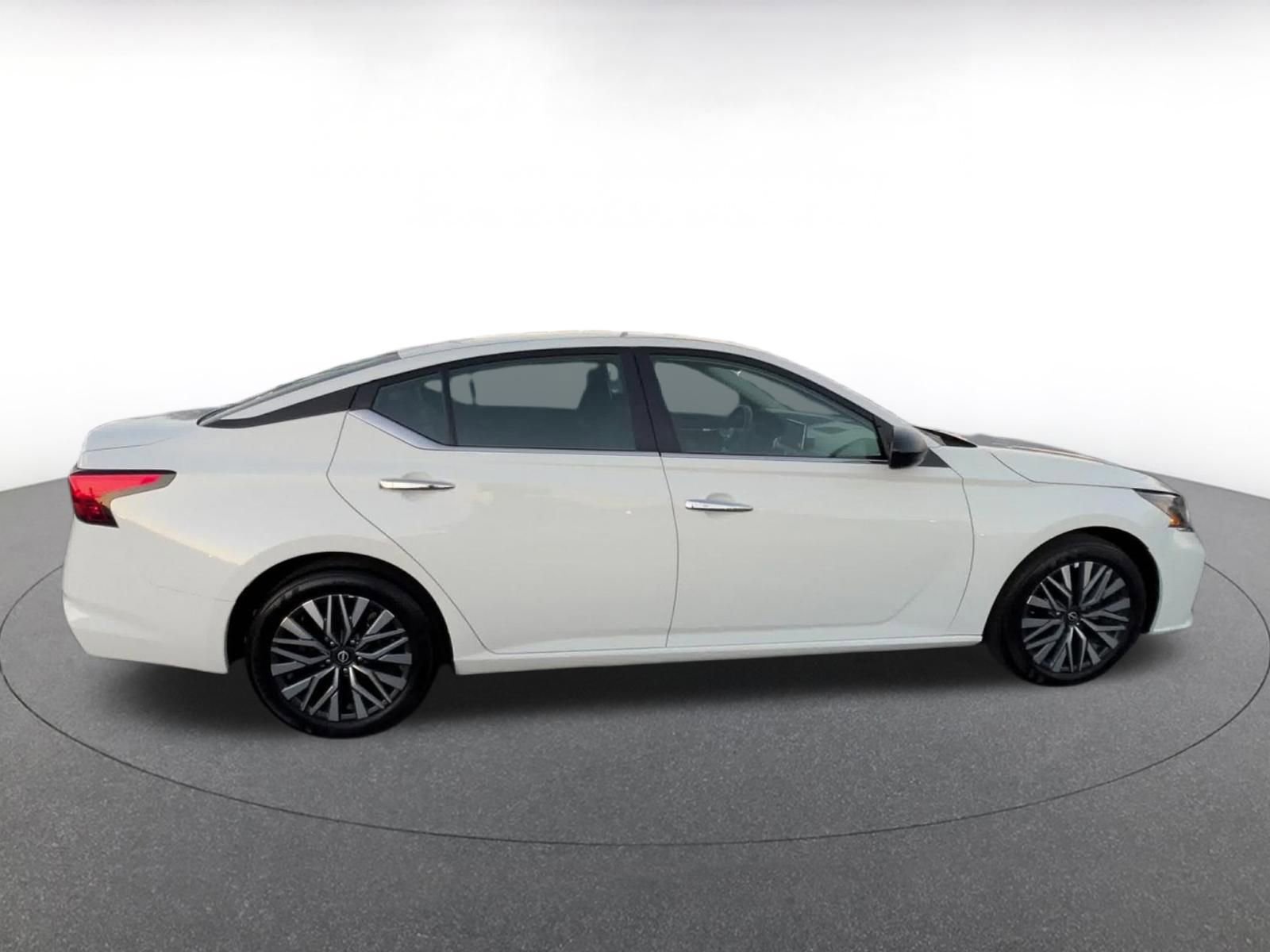 Thumbnail: 2025 Nissan Altima - 16