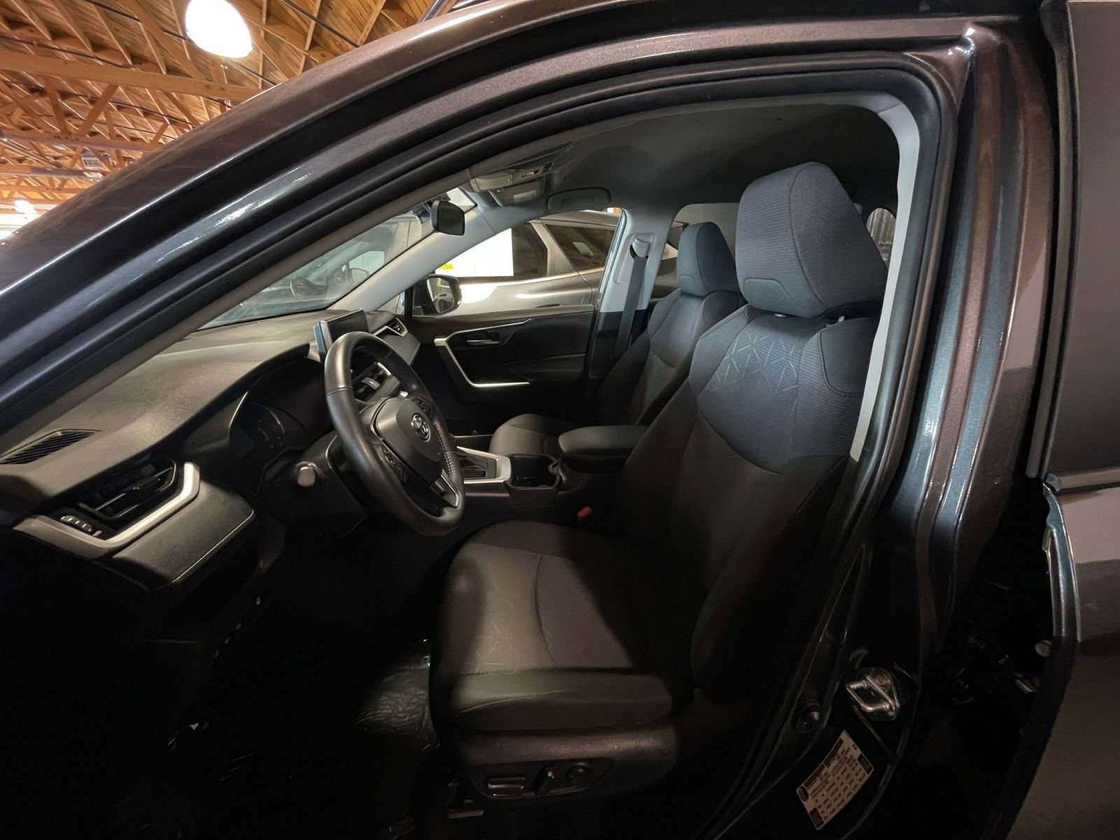 Thumbnail: 2025 Toyota RAV4 - 28