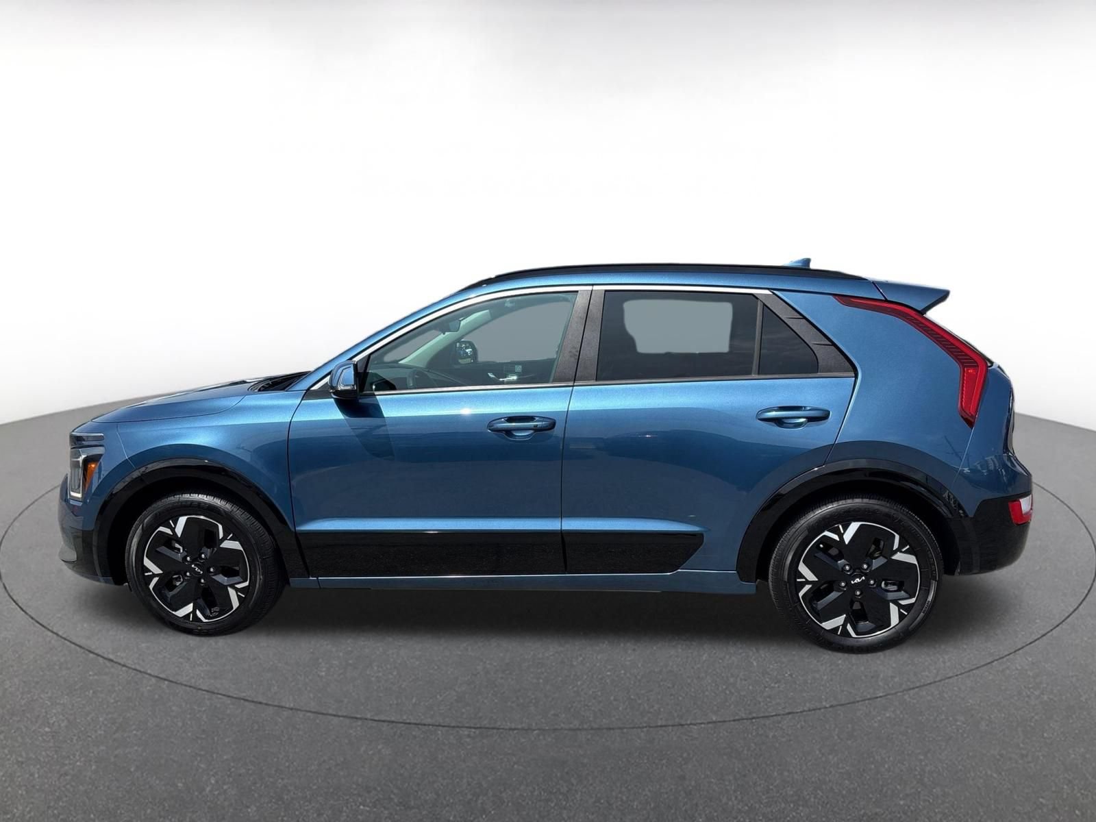 Thumbnail: 2024 Kia Niro - 3