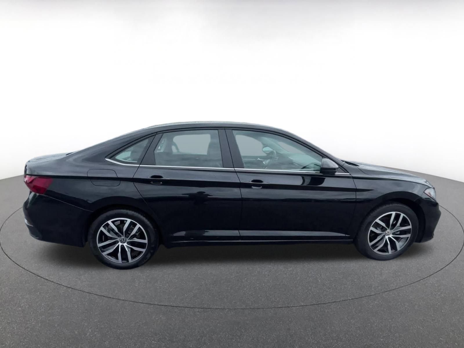 Thumbnail: 2025 Volkswagen Jetta - 16