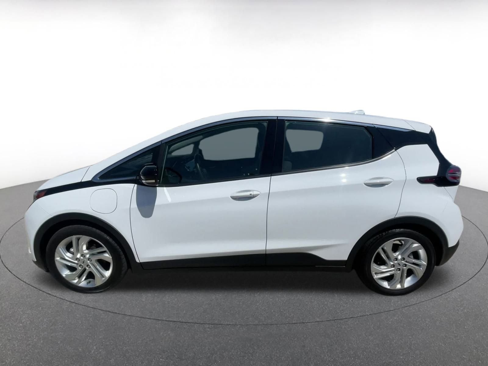 Thumbnail: 2023 Chevrolet Bolt EV - 9