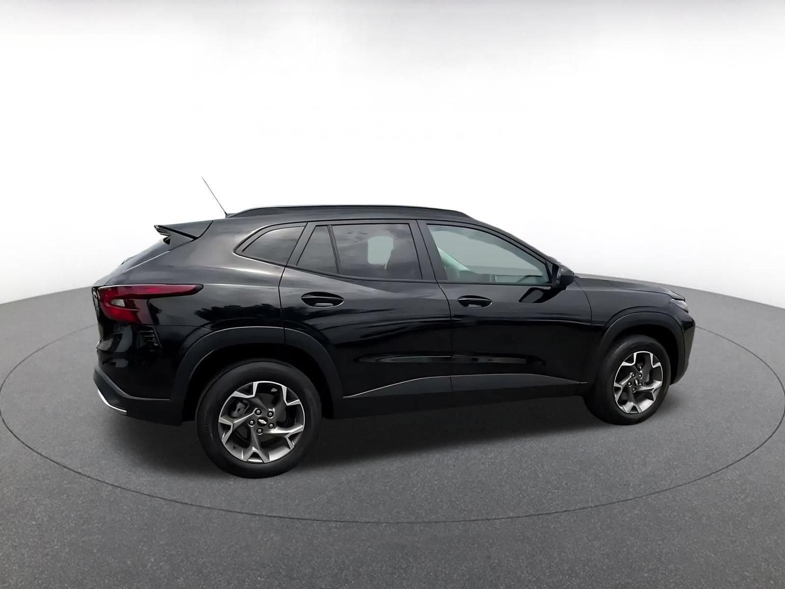 Thumbnail: 2025 Chevrolet Trax - 14