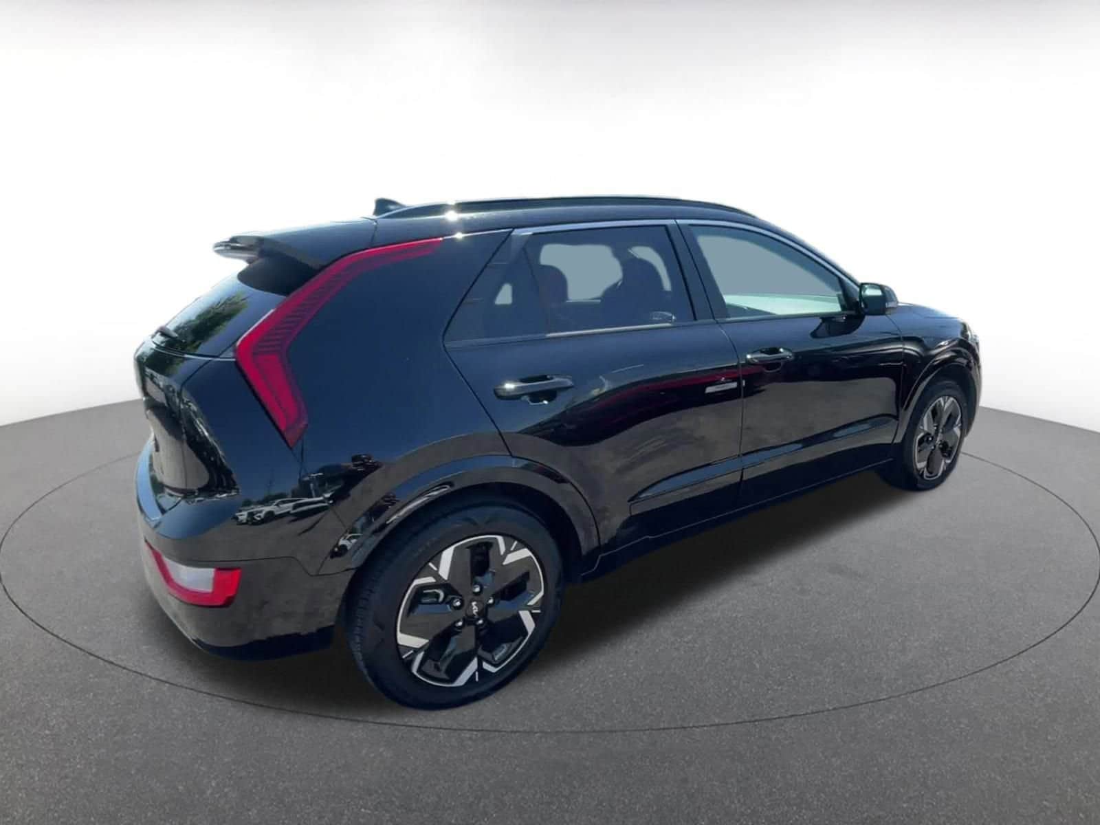 Thumbnail: 2023 Kia Niro - 15