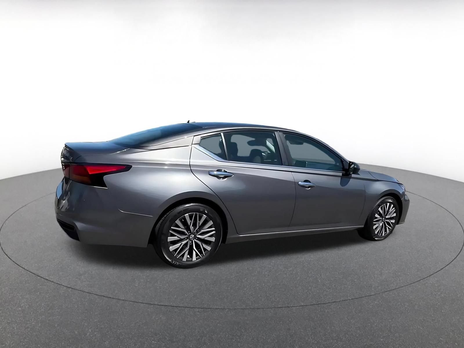 Thumbnail: 2025 Nissan Altima - 15