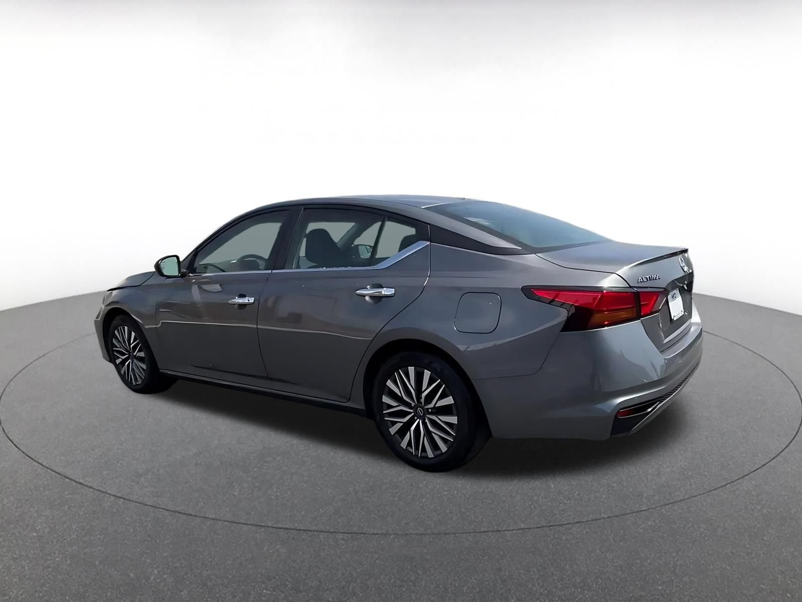 Thumbnail: 2025 Nissan Altima - 10