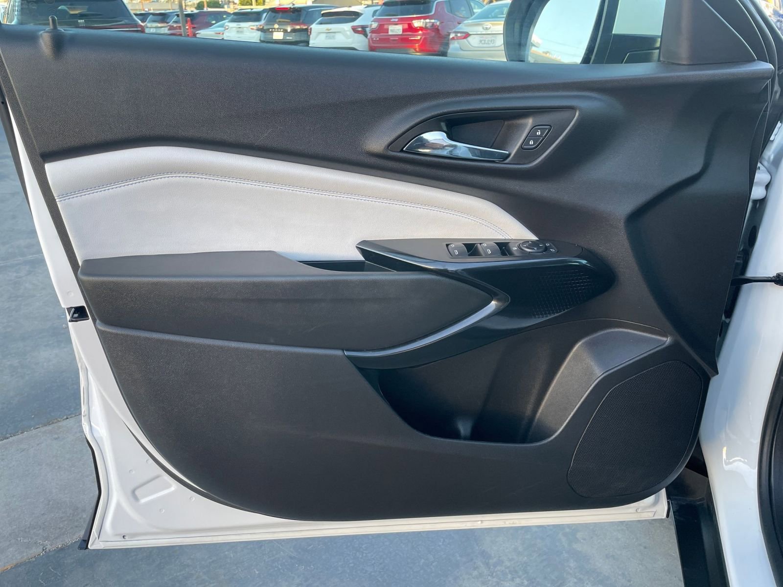 Thumbnail: 2025 Chevrolet Trax - 18