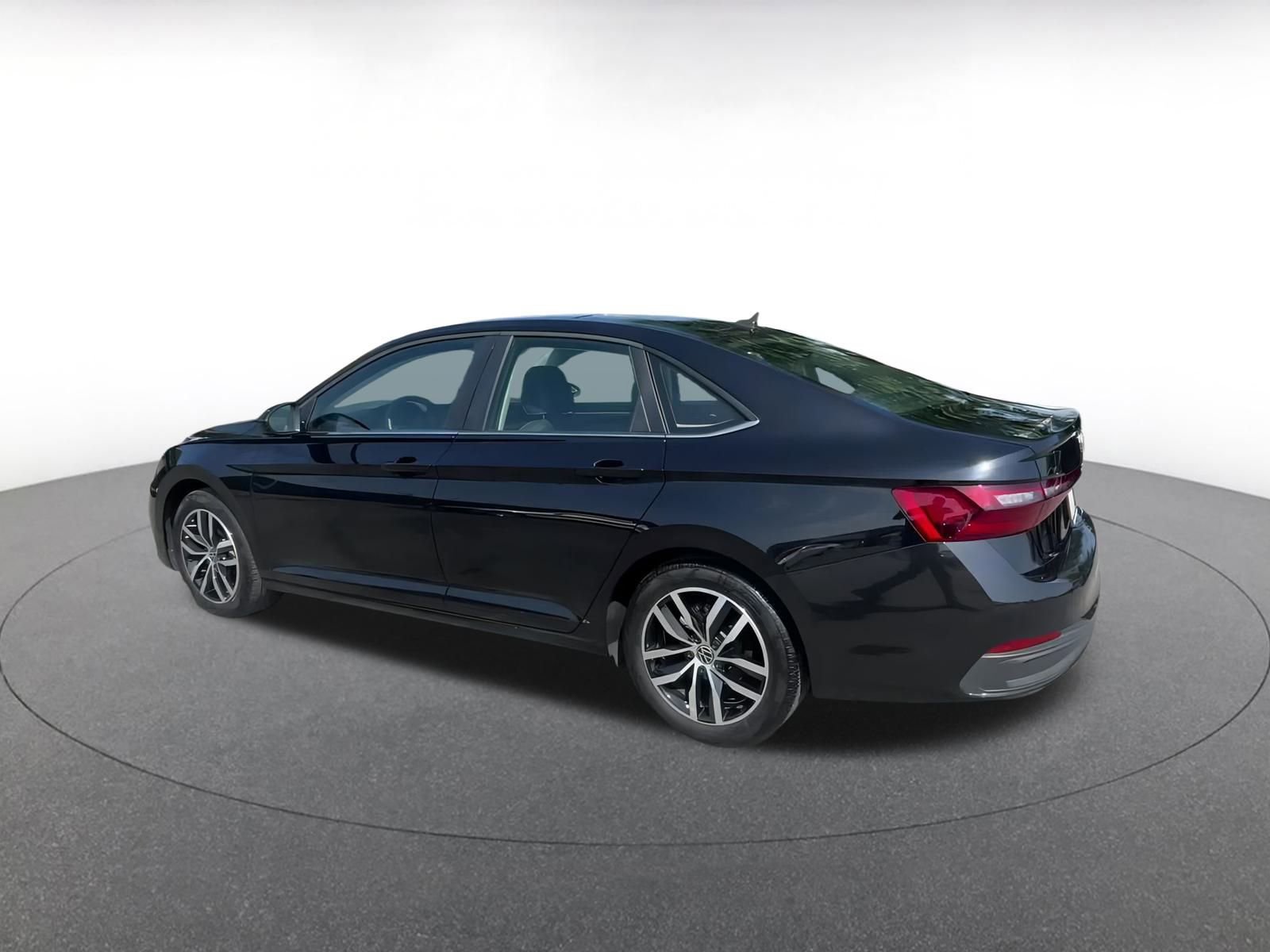 Thumbnail: 2025 Volkswagen Jetta - 10