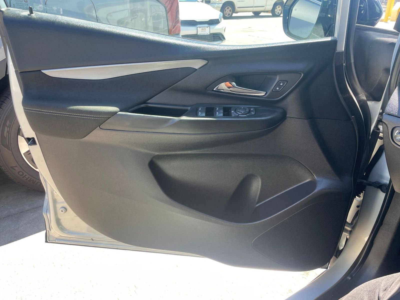 Thumbnail: 2023 Chevrolet Bolt EV - 24