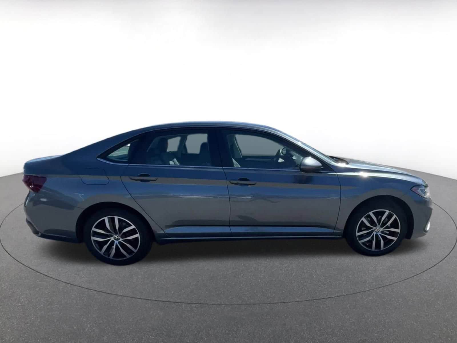 Thumbnail: 2025 Volkswagen Jetta - 16