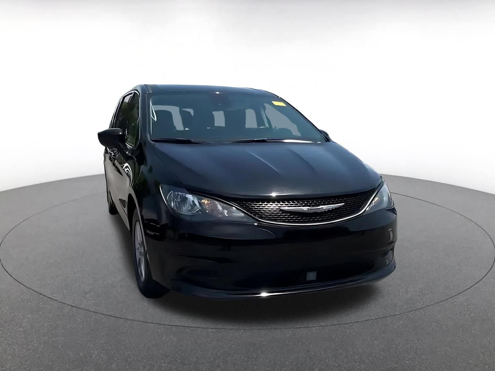 Thumbnail: 2024 Chrysler Voyager - 3
