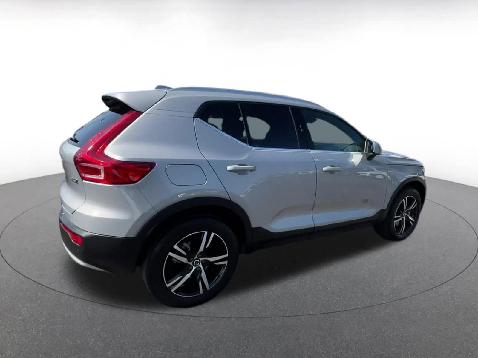 Thumbnail: 2024 Volvo XC40 - 15