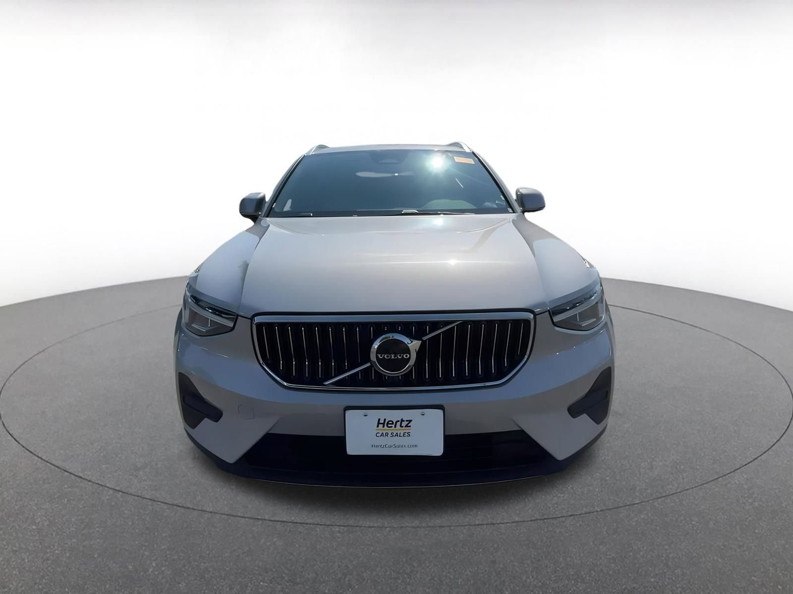 Thumbnail: 2024 Volvo XC40 - 4