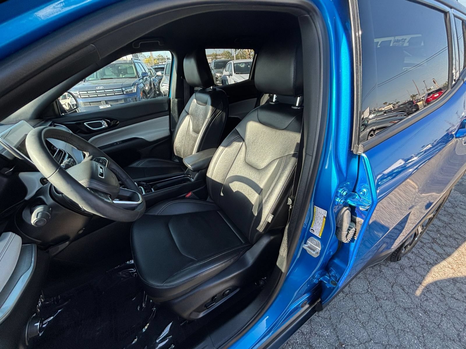 Thumbnail: 2025 Jeep Compass - 32