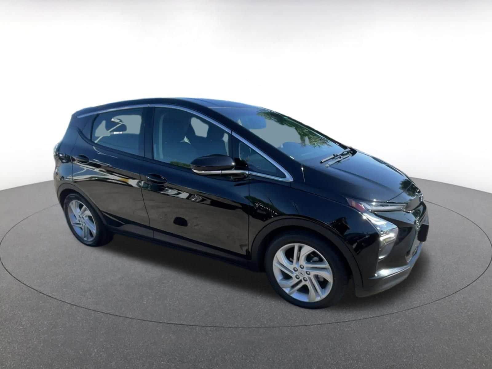 Thumbnail: 2023 Chevrolet Bolt EV - 2