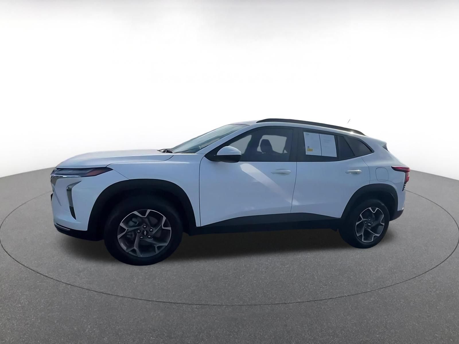 Thumbnail: 2025 Chevrolet Trax - 8