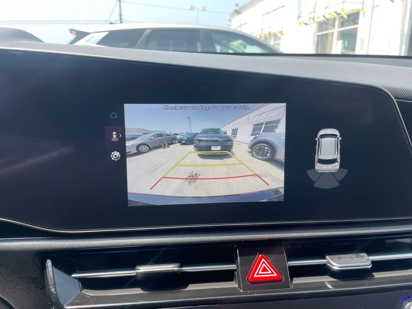 Thumbnail: 2023 Kia Niro - 17