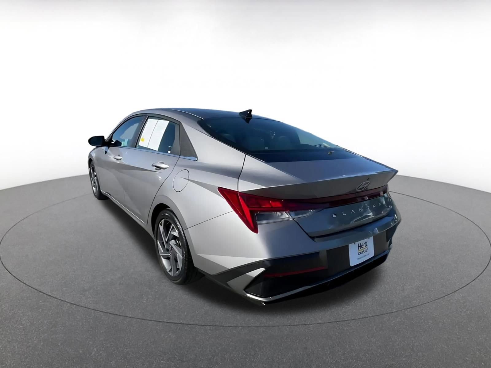 Thumbnail: 2025 Hyundai Elantra - 11